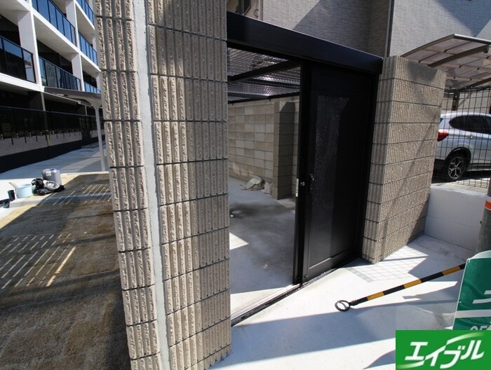 郷前町２丁目マンションの物件外観写真