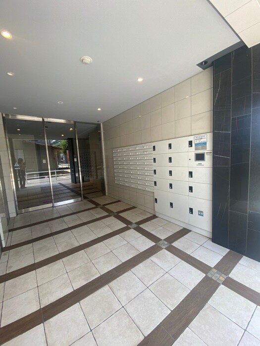 メイプル岩塚本通の物件外観写真