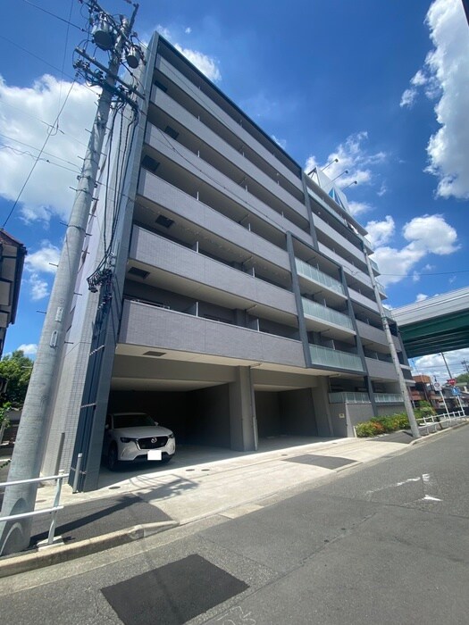メイプル岩塚本通の物件外観写真