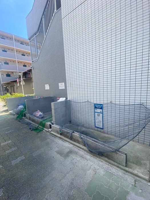 メイプル岩塚本通の物件外観写真