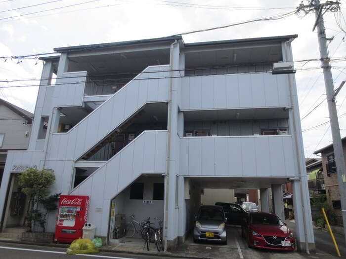 スタシオン泉の物件外観写真