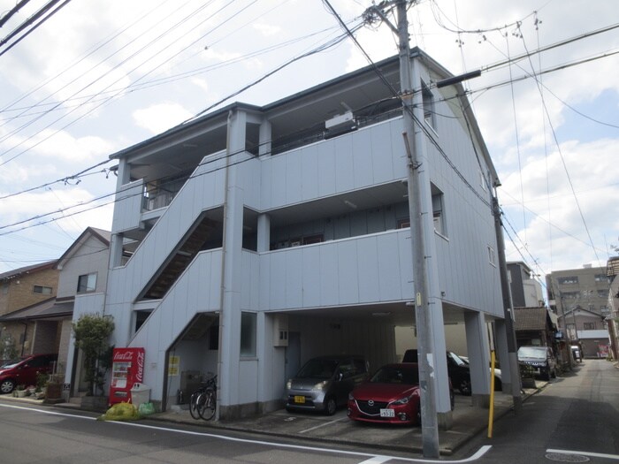 スタシオン泉の物件外観写真