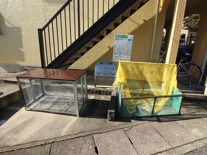 プチ・ドミールの物件外観写真