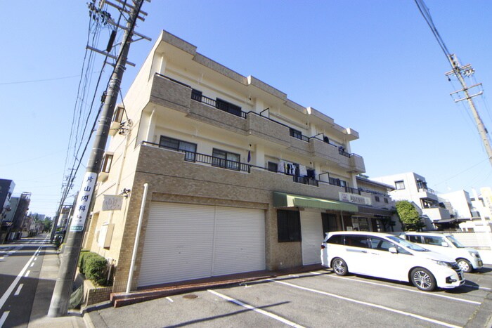 カイラーサアネックスの物件外観写真