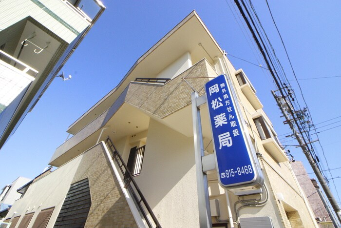 カイラーサアネックスの物件外観写真