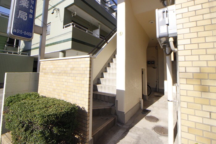 カイラーサアネックスの物件外観写真