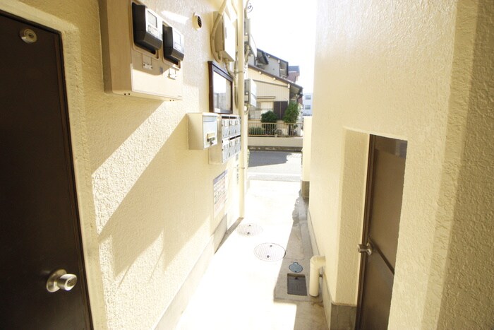 カイラーサアネックスの物件外観写真