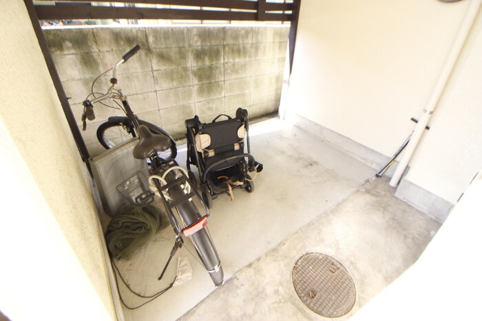 カイラーサアネックスの物件外観写真