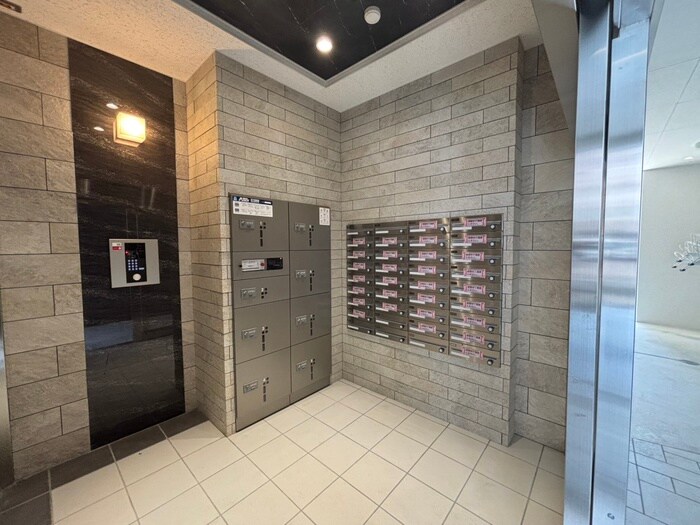 ホワイトメゾン新栄の物件外観写真