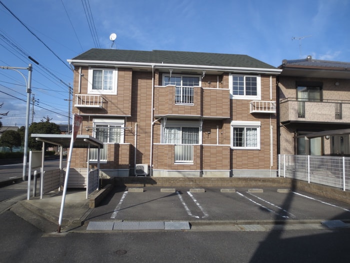 ナリッシュＭの物件外観写真