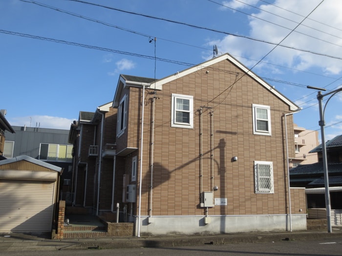 ナリッシュＭの物件外観写真