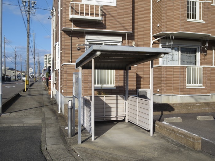 ナリッシュＭの物件外観写真