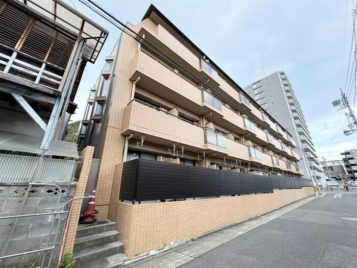 ﾗｲｵﾝｽﾞﾏﾝｼｮﾝ名大ｳｴｽﾄ(205)の物件外観写真