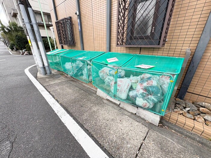 ﾗｲｵﾝｽﾞﾏﾝｼｮﾝ名大ｳｴｽﾄ(205)の物件外観写真