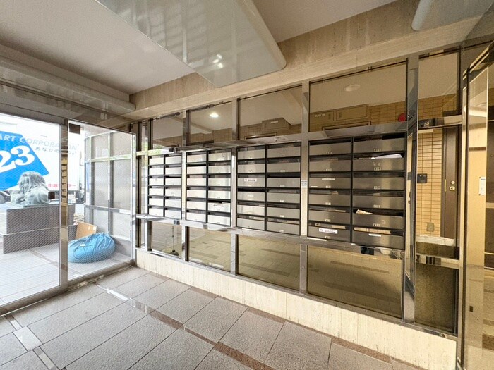 ﾗｲｵﾝｽﾞﾏﾝｼｮﾝ名大ｳｴｽﾄ(205)の物件外観写真