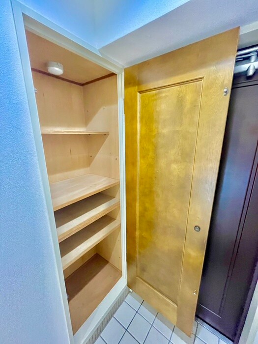 ﾗｲｵﾝｽﾞﾏﾝｼｮﾝ名大ｳｴｽﾄ(205)の物件内観写真