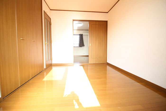 デュープレックス新川Aの物件内観写真