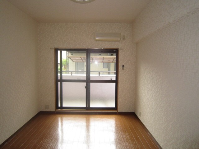 アドミ－ル栄生の物件内観写真