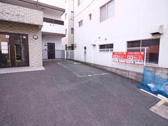 アドミ－ル栄生の物件外観写真