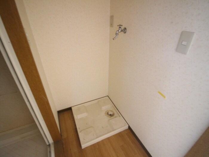 アドミ－ル栄生の物件内観写真