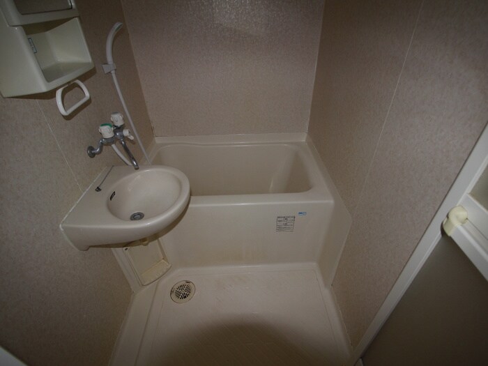 アドミ－ル栄生の物件内観写真