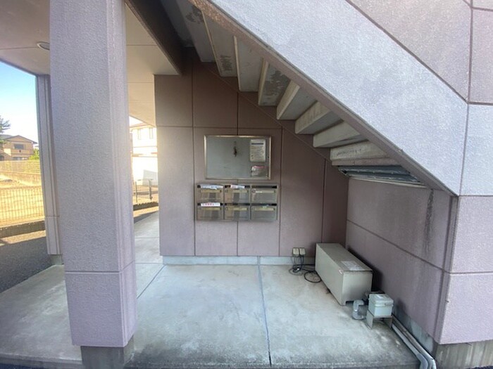 ヴィ・シックス北山の物件外観写真