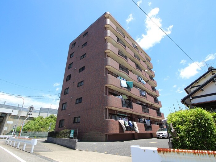 ラ　グランデール　セルピエの物件外観写真