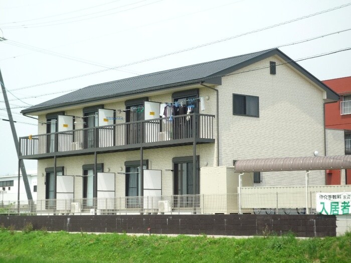 ドエル・トミシンの物件外観写真