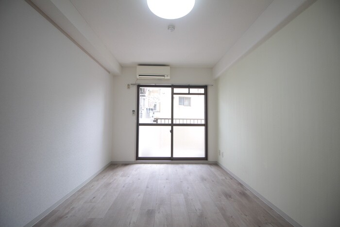 アーバンシティ栄生の物件内観写真