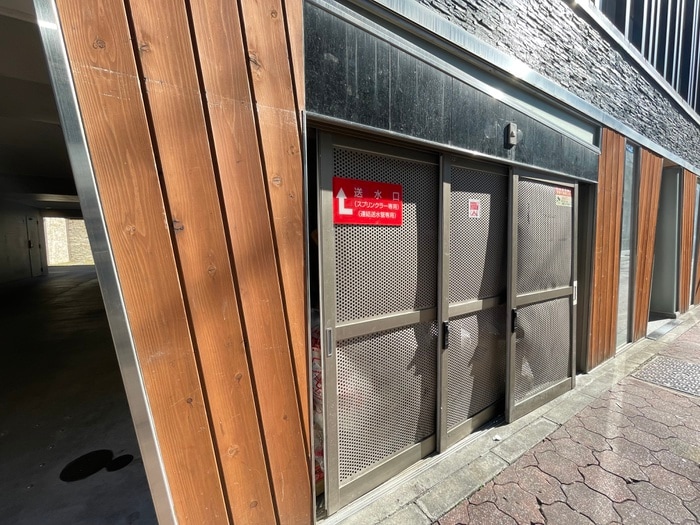 FIRST　RESIDENCE　SAKAEの物件外観写真