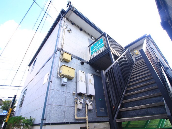 グランピエールの物件外観写真