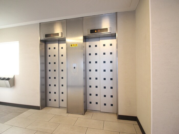 共栄ビルの物件外観写真