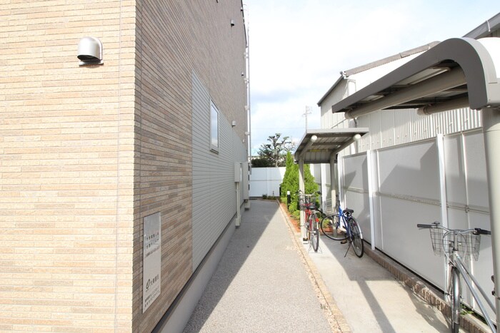 サニー本星の物件外観写真