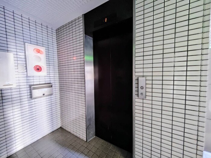 板柳ビルの物件外観写真