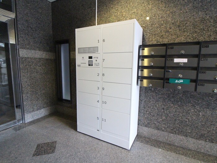 本郷ビルＩＳＡの物件外観写真