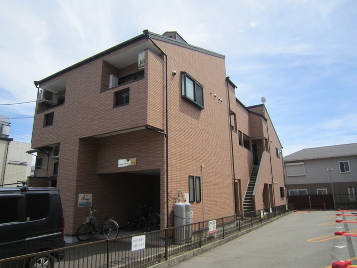 メゾン　ド　トリアノンの物件外観写真