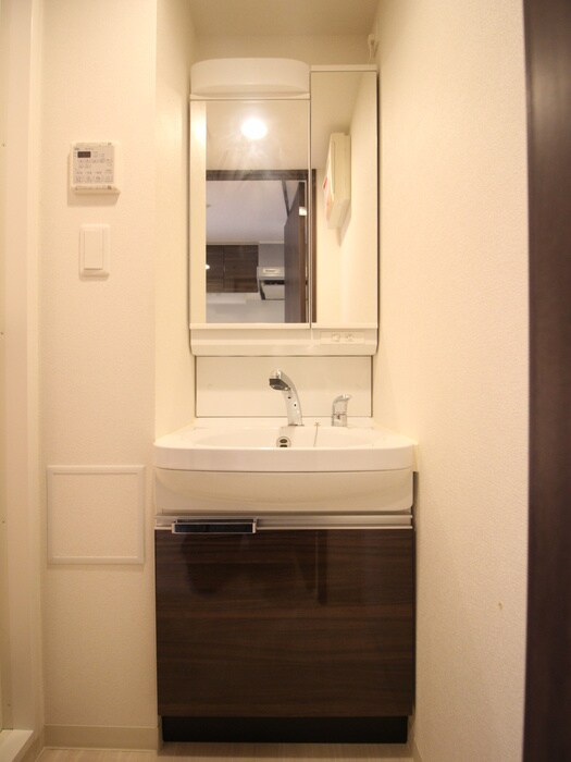 ﾌﾟﾚｻﾝｽNAGOYAﾌｧｽﾄ（206）の物件内観写真