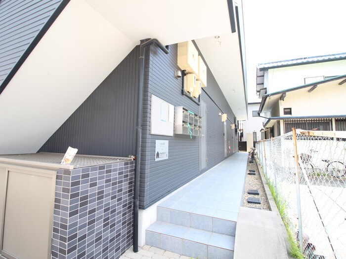 Altair高畑の物件外観写真