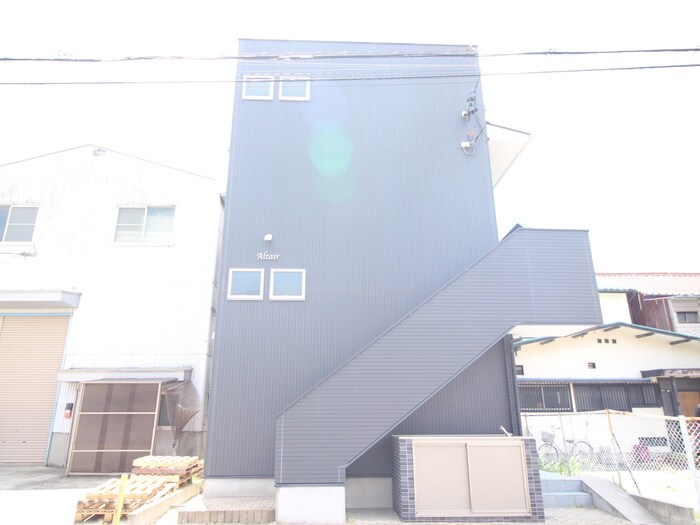 Altair高畑の物件外観写真