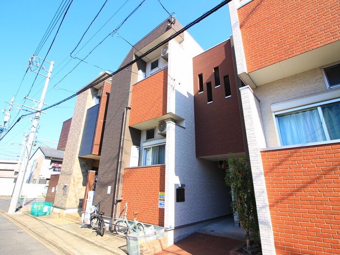 ＨＡＬ　ＦＬＡＴＳの物件外観写真