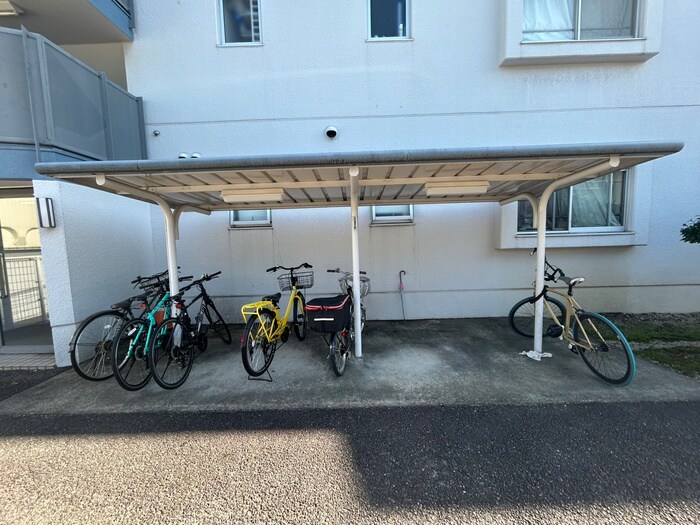 サンパーク柏原の物件外観写真