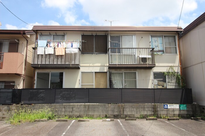 サンハウス第2の物件外観写真