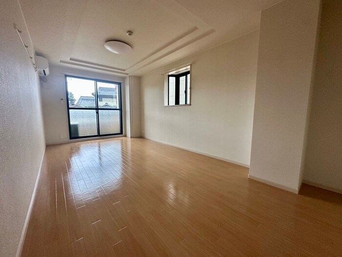 プレジデント川中の物件内観写真