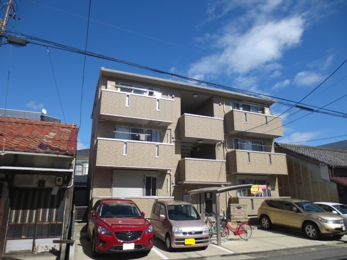 オ－パス・ワンの物件外観写真