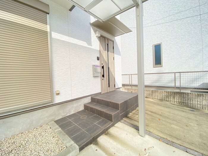 バンクーバー1121勢子坊A棟の物件外観写真