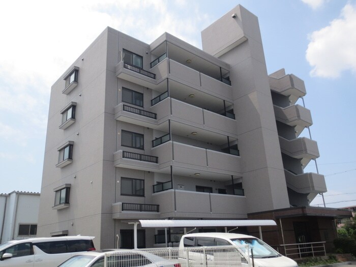 メゾンドラピュタ２の物件外観写真