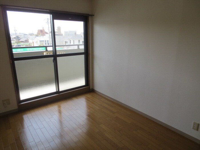 メゾンドラピュタ２の物件内観写真