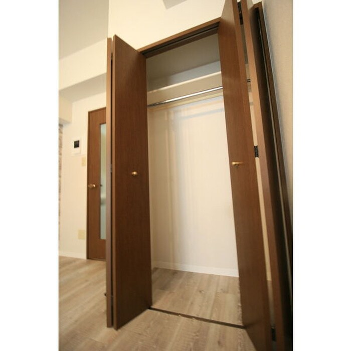 プロビデンス栄の物件内観写真