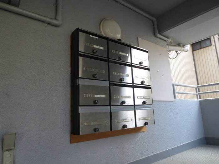 八幡ハイツ　２２１の物件外観写真