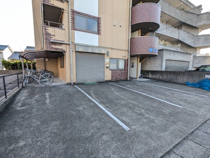 WESTの物件外観写真